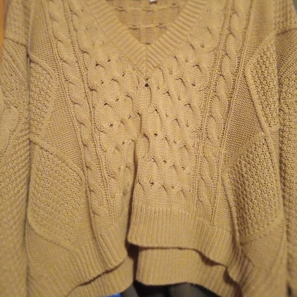 Reposhing, BP Cropped Sweater - Picture 5 of 5